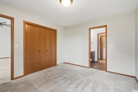 3238 Blackberry Circle SW Cedar Rapids IA 52404