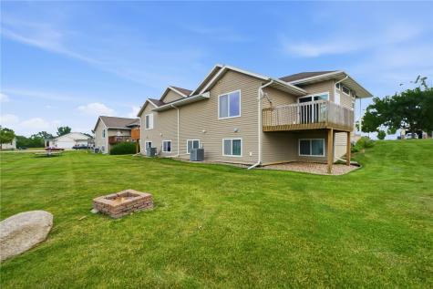 3238 Blackberry Circle SW Cedar Rapids IA 52404
