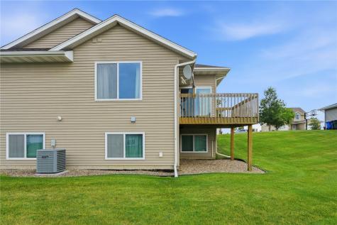 3238 Blackberry Circle SW Cedar Rapids IA 52404