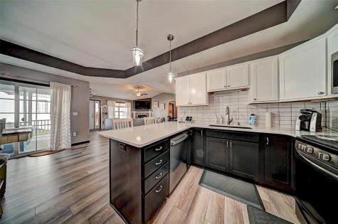 7502 Summerset Avenue NE Cedar Rapids IA 52402