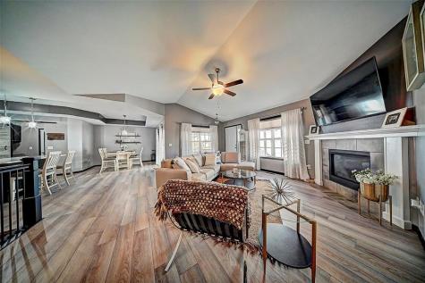 7502 Summerset Avenue NE Cedar Rapids IA 52402