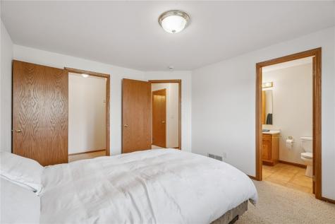 396 Teakwood Lane NE Cedar Rapids IA 52402