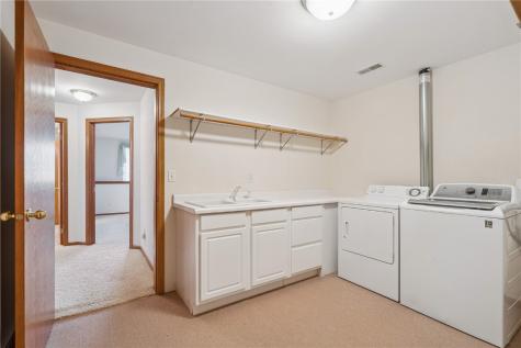 396 Teakwood Lane NE Cedar Rapids IA 52402