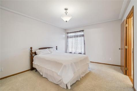 396 Teakwood Lane NE Cedar Rapids IA 52402
