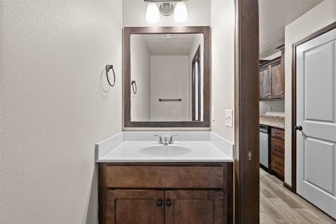 1633 Burr Drive North Liberty IA 52317
