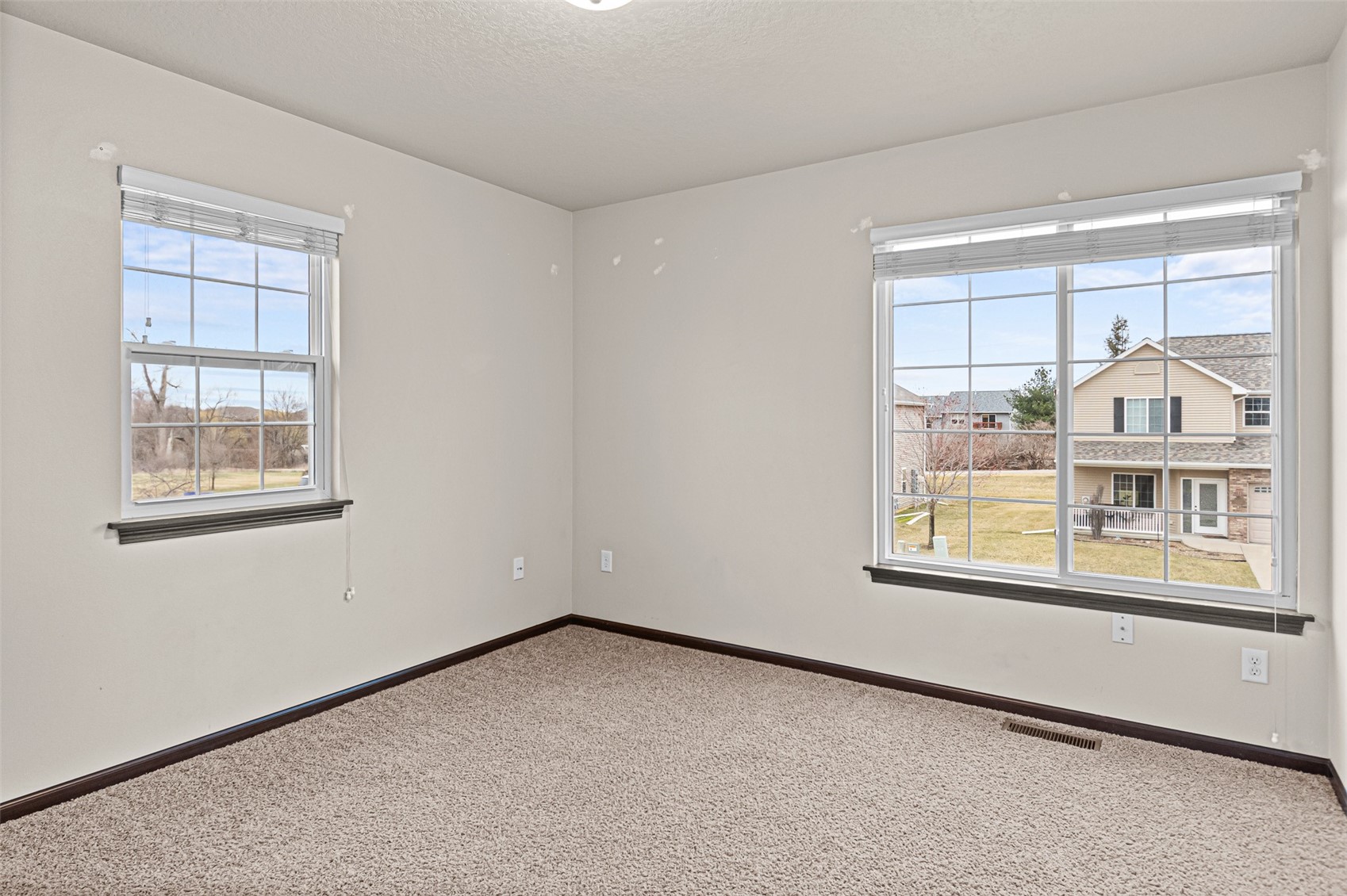 1633 Burr Drive North Liberty IA 52317