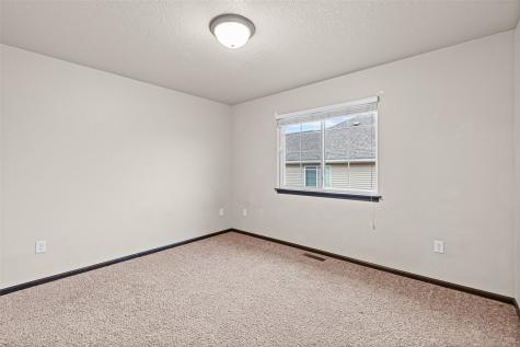1633 Burr Drive North Liberty IA 52317