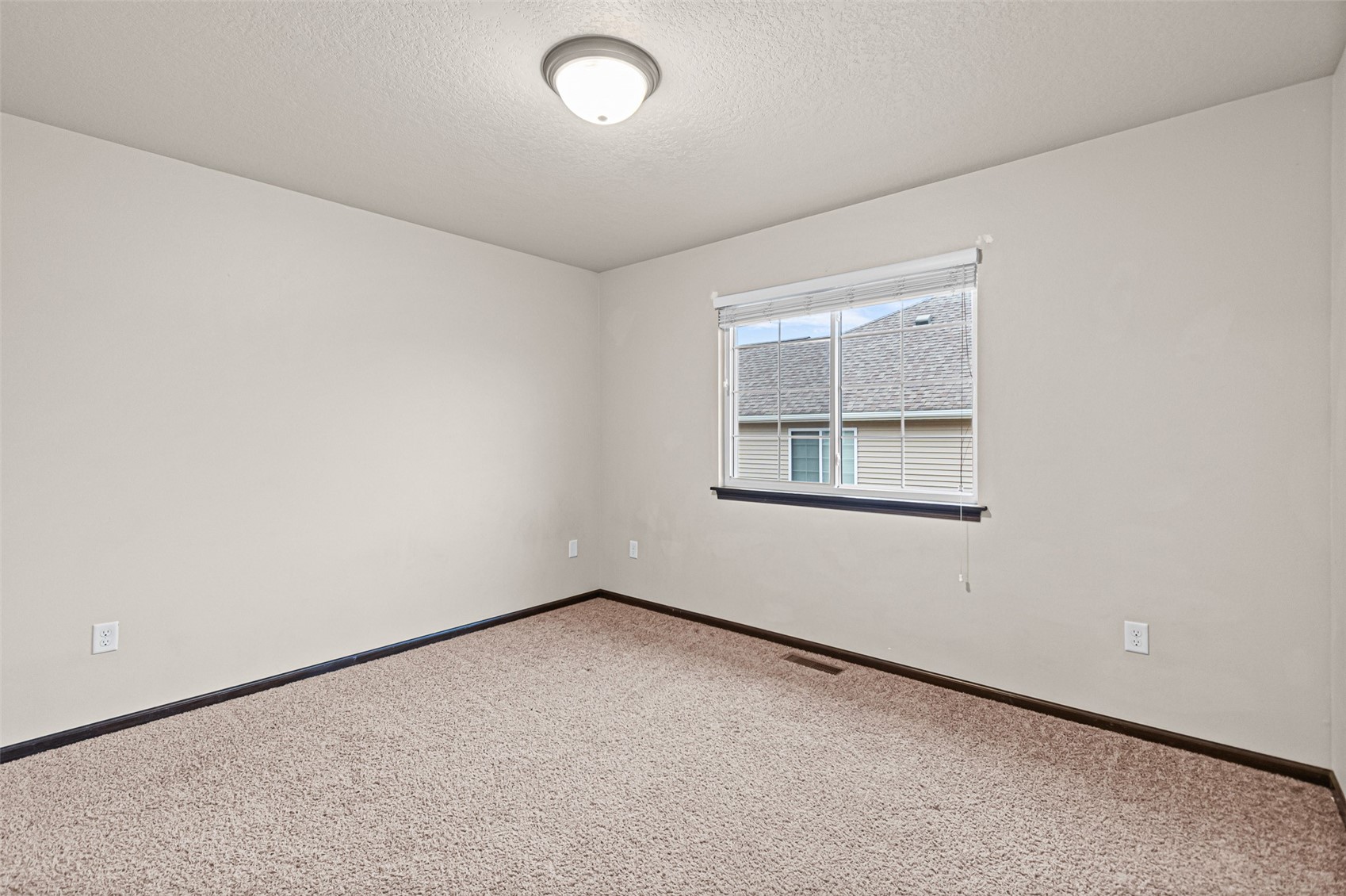 1633 Burr Drive North Liberty IA 52317