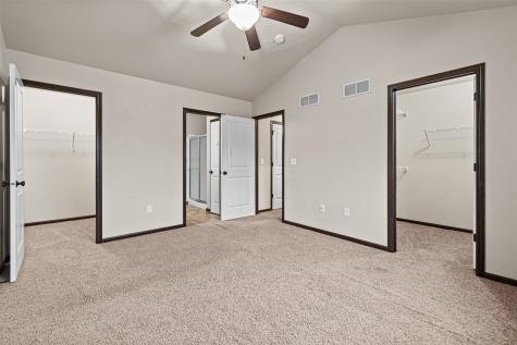 1633 Burr Drive North Liberty IA 52317