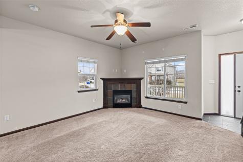 1633 Burr Drive North Liberty IA 52317
