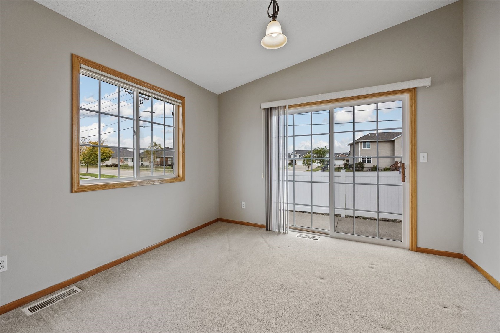 1055 74th Street NE Cedar Rapids IA 52402