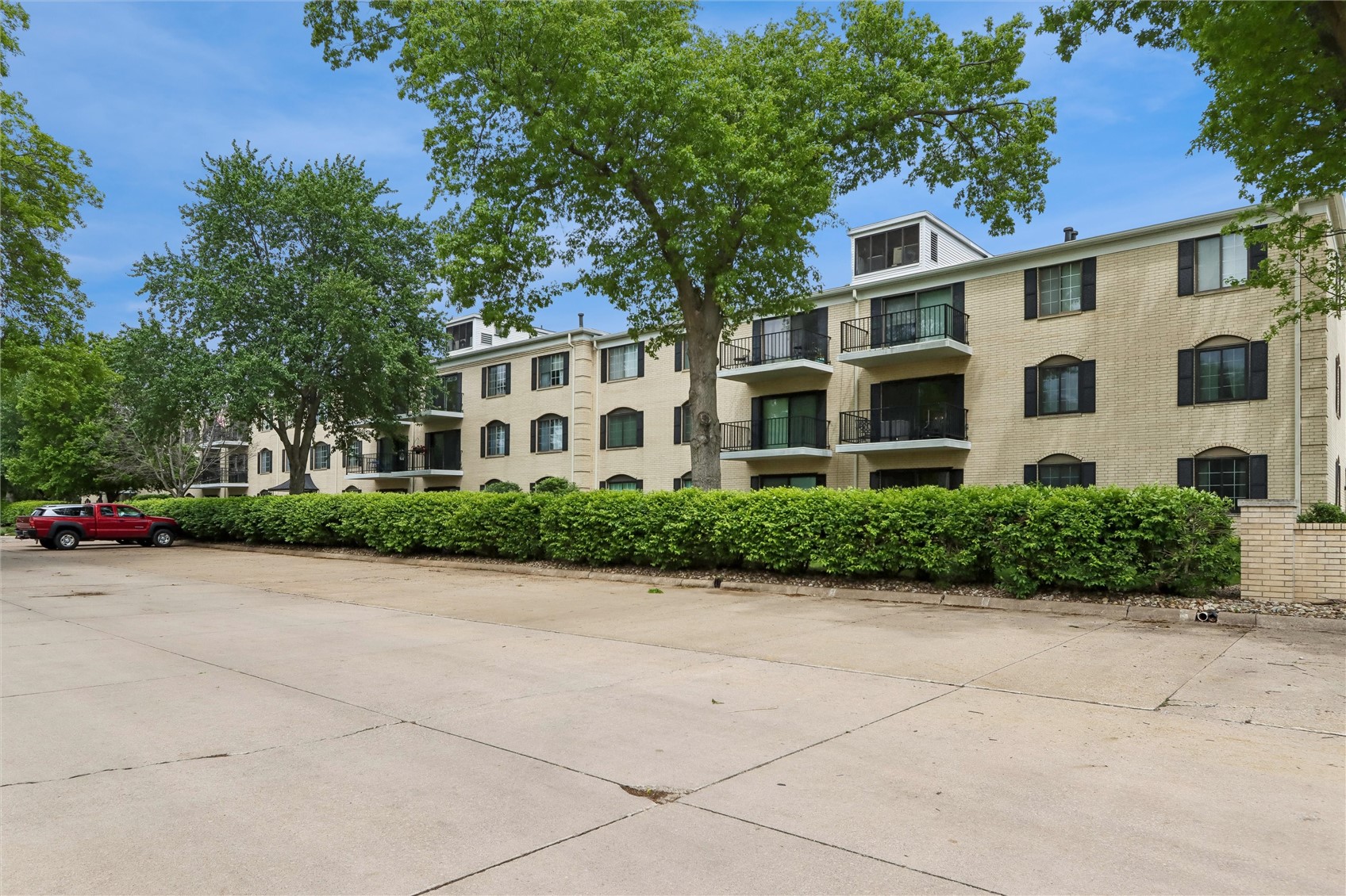 150 Thompson Drive SE Cedar Rapids IA 52403