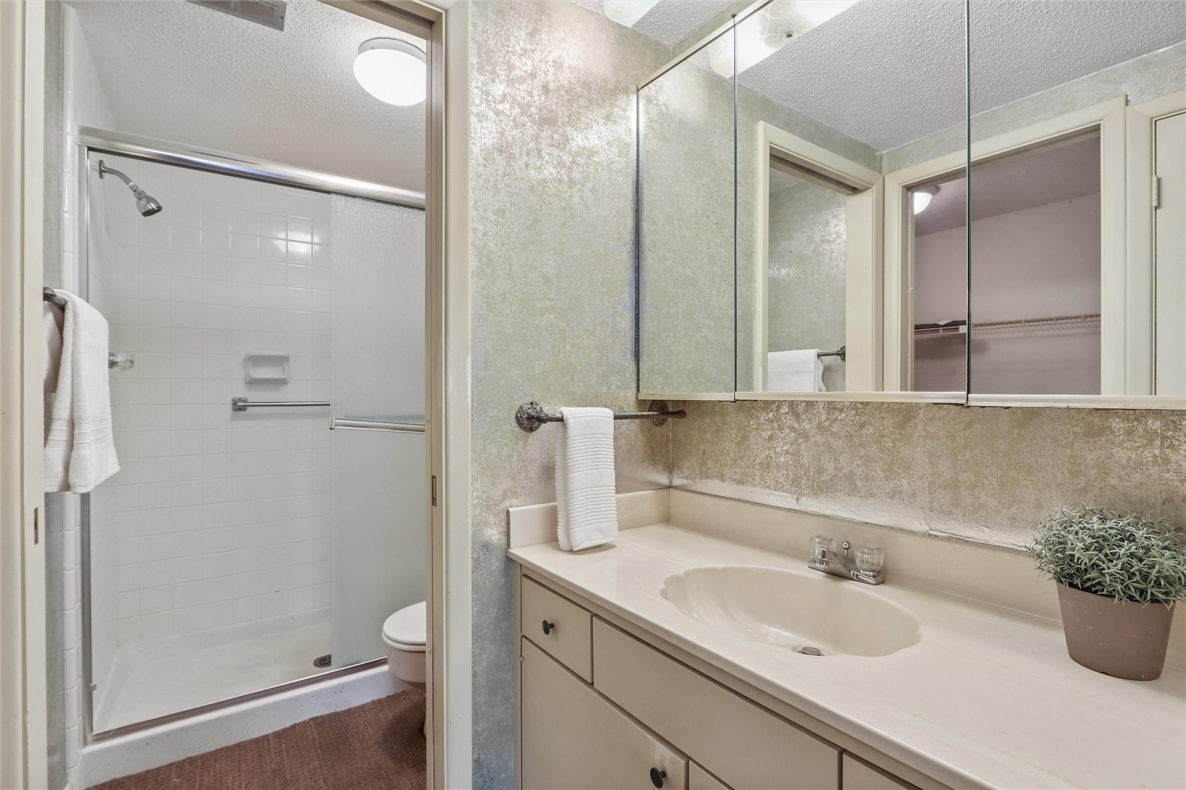 150 Thompson Drive SE Cedar Rapids IA 52403