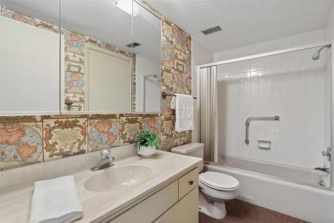 150 Thompson Drive SE Cedar Rapids IA 52403