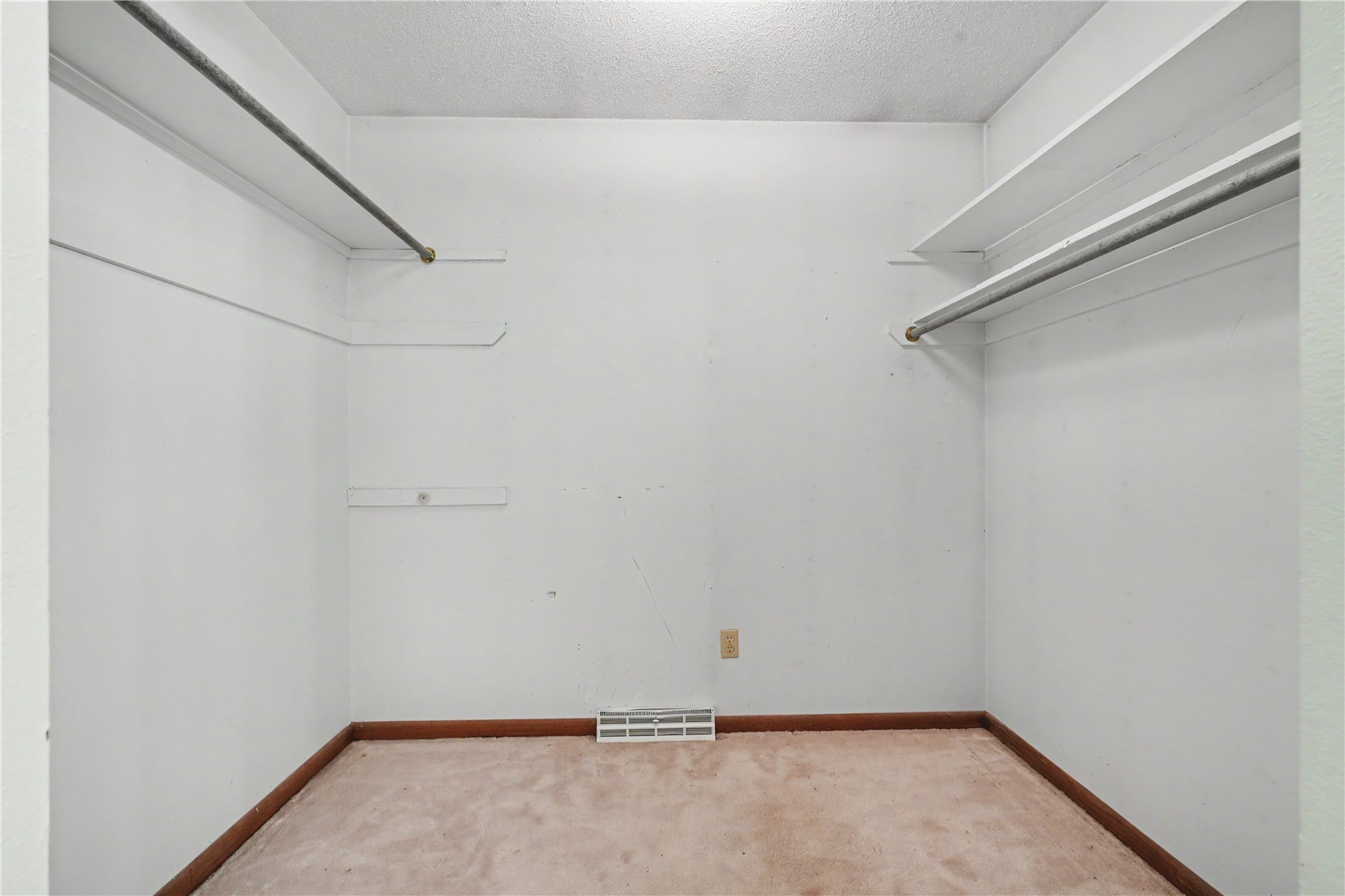 1721 Applewood Place NE Cedar Rapids IA 52402