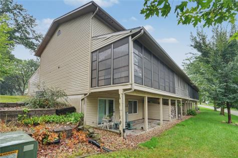 1721 Applewood Place NE Cedar Rapids IA 52402