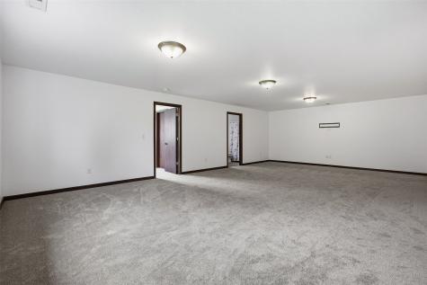 1135 Redbud Avenue Tiffin IA 52340