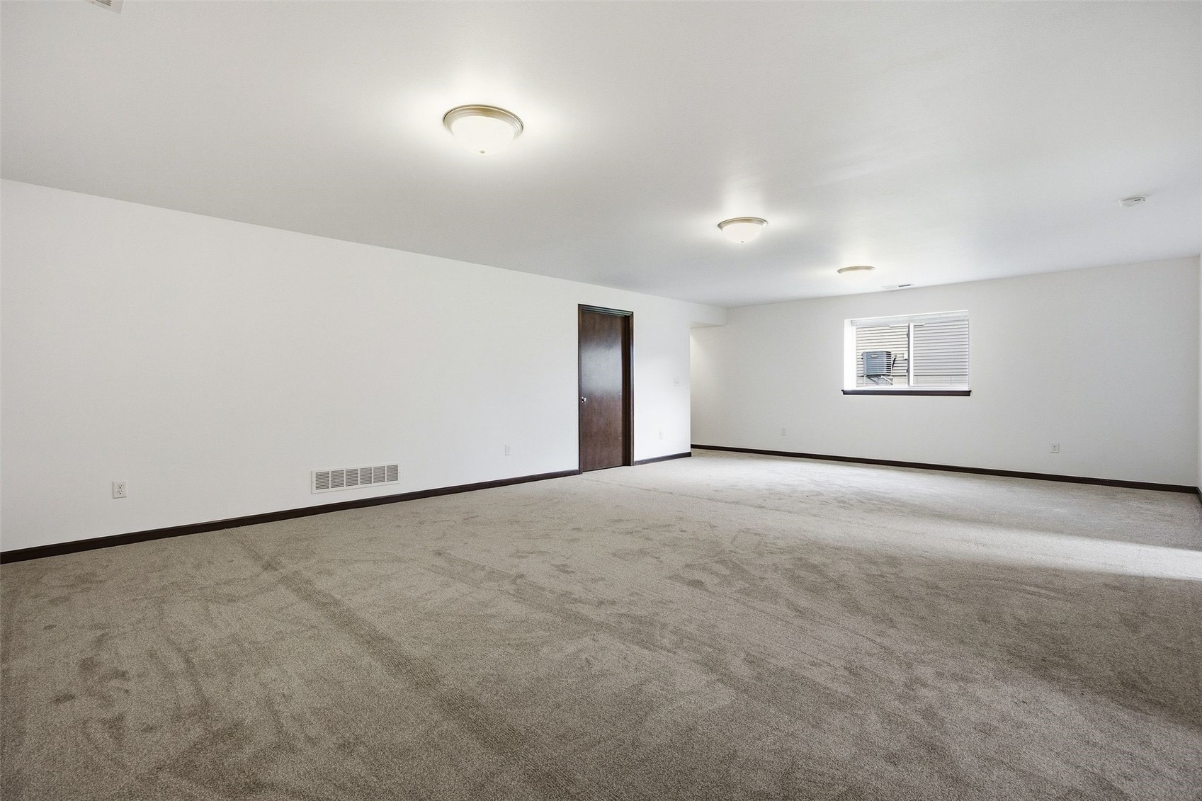 1135 Redbud Avenue Tiffin IA 52340
