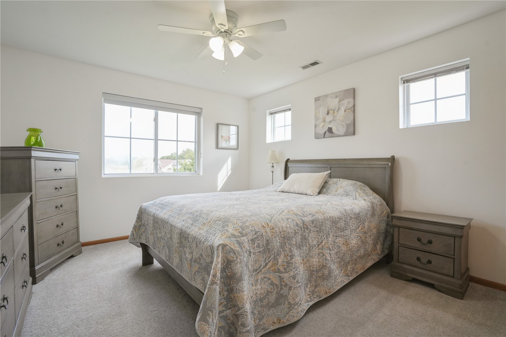 6715 Creekside Drive NE Cedar Rapids IA 52402