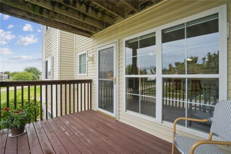 6715 Creekside Drive NE Cedar Rapids IA 52402