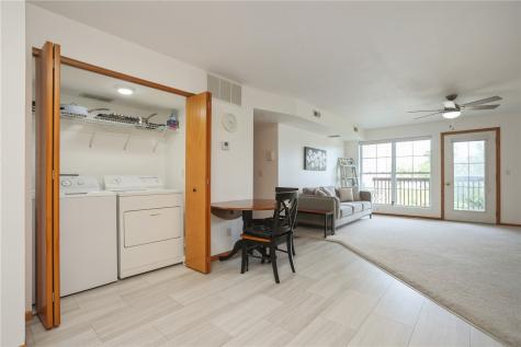 6715 Creekside Drive NE Cedar Rapids IA 52402