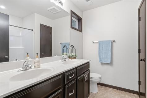 1825 Rosehill Drive SW Cedar Rapids IA 52404