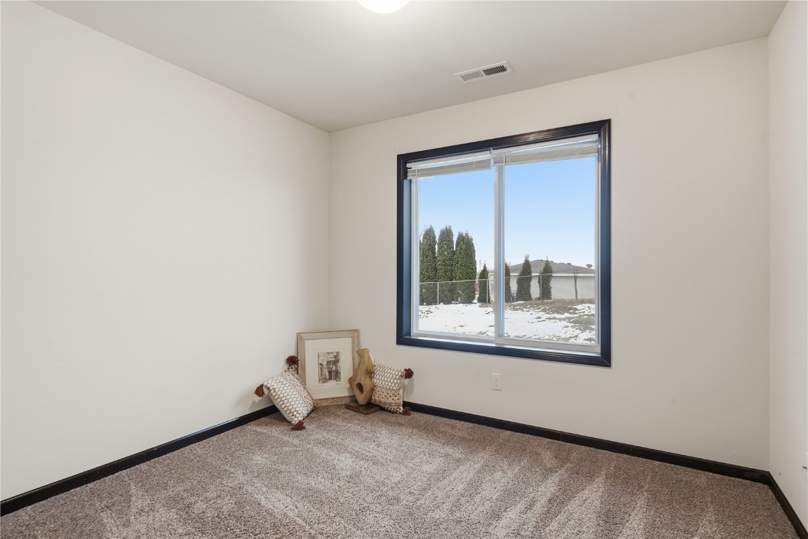1825 Rosehill Drive SW Cedar Rapids IA 52404