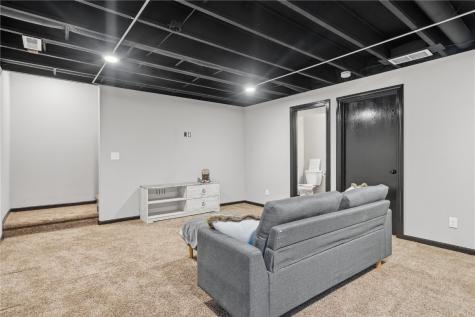 1825 Rosehill Drive SW Cedar Rapids IA 52404