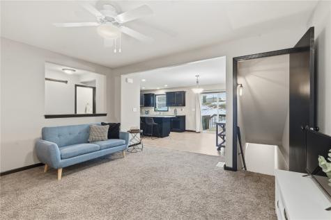 1825 Rosehill Drive SW Cedar Rapids IA 52404