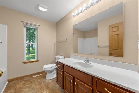 110 Therese Avenue Anamosa IA 52205