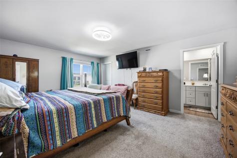 831 Oak Drive Palo IA 52324