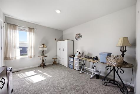 831 Oak Drive Palo IA 52324