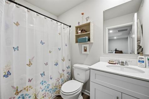 831 Oak Drive Palo IA 52324