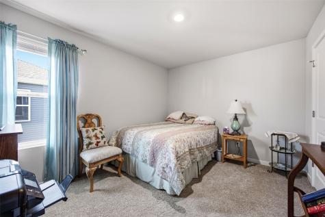 831 Oak Drive Palo IA 52324