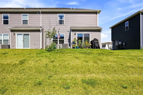 831 Oak Drive Palo IA 52324