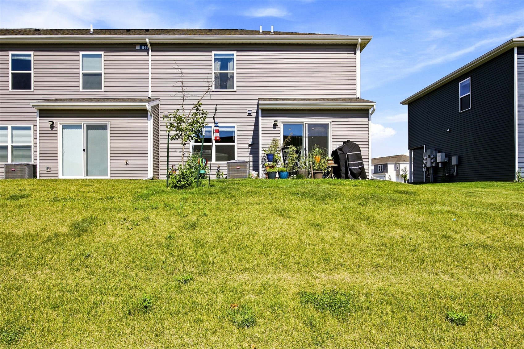 831 Oak Drive Palo IA 52324