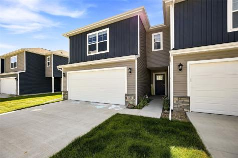 831 Oak Drive Palo IA 52324