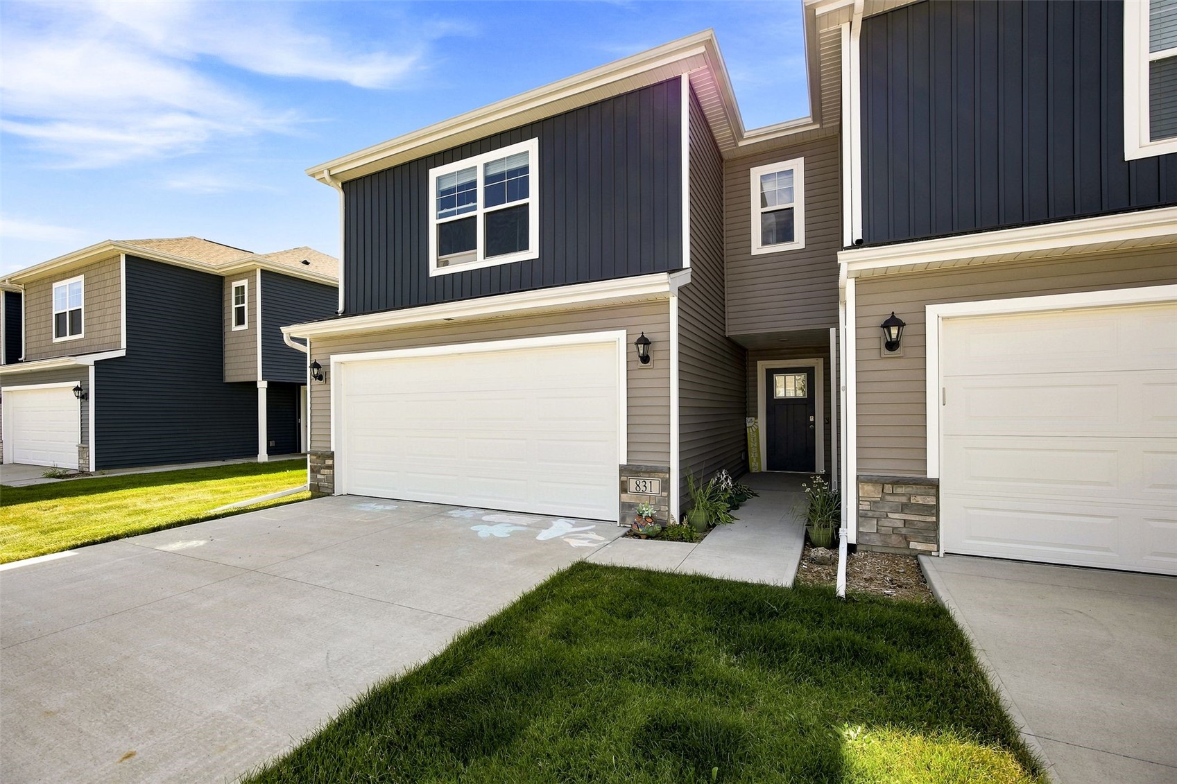 831 Oak Drive Palo IA 52324