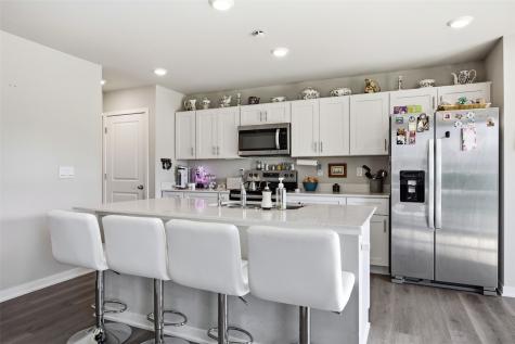 831 Oak Drive Palo IA 52324
