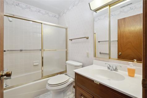 820 Edward Court SE Cedar Rapids IA 52403
