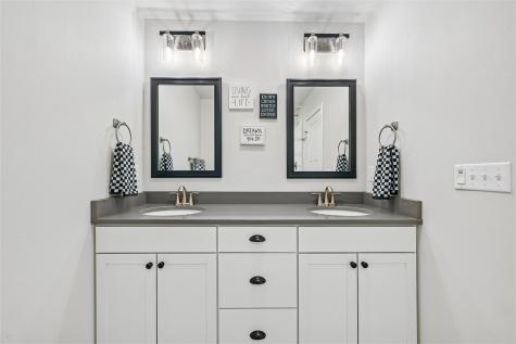 710 Brook Ridge Avenue North Liberty IA 52317