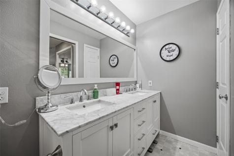 1221 A'hearn Drive NE Cedar Rapids IA 52402