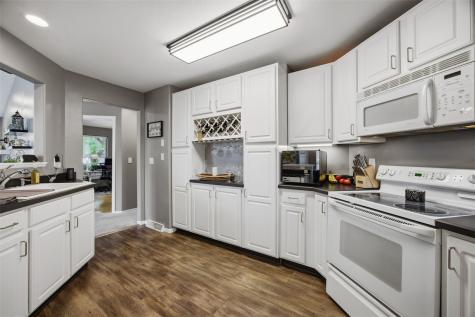 1221 A'hearn Drive NE Cedar Rapids IA 52402