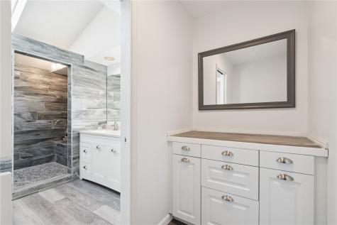 2060 Holiday Road Coralville IA 52241