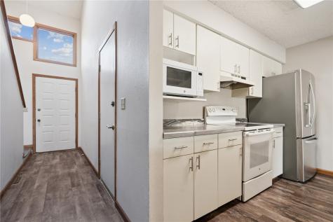 2060 Holiday Road Coralville IA 52241