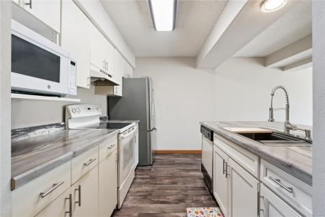 2060 Holiday Road Coralville IA 52241