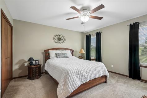 506 Meadow Oak Circle Fairfax IA 52228