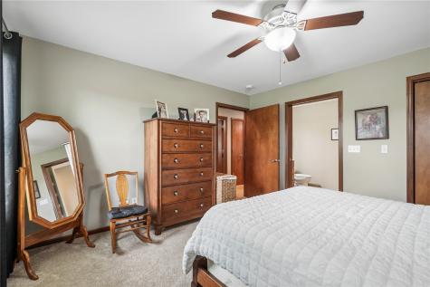 506 Meadow Oak Circle Fairfax IA 52228