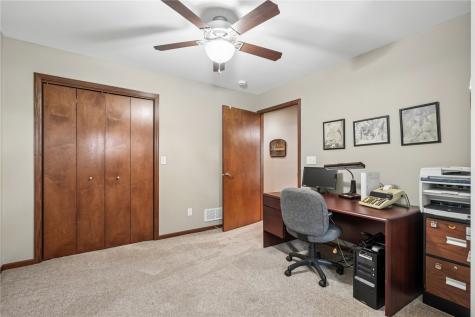 506 Meadow Oak Circle Fairfax IA 52228
