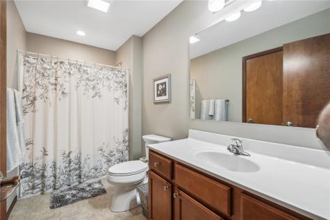 506 Meadow Oak Circle Fairfax IA 52228